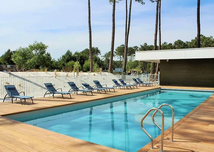 ホテル Ibis Styles Arcachon Mestras 3*