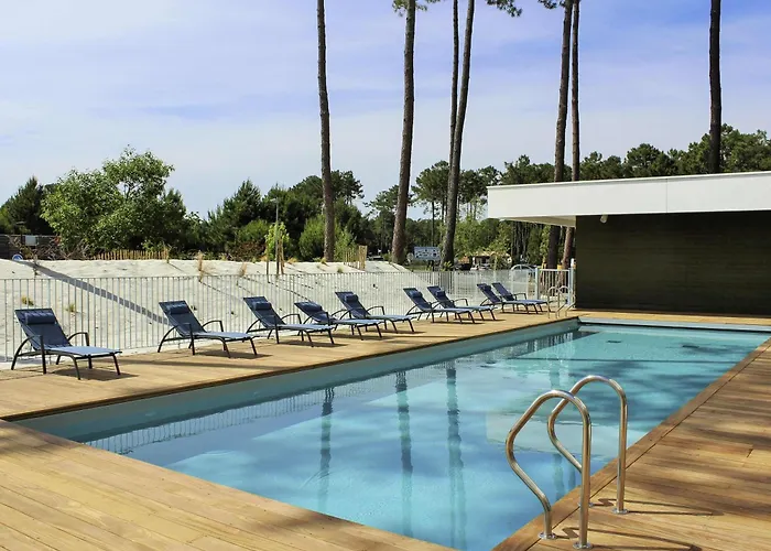 Ibis Styles Arcachon Mestras ホテル