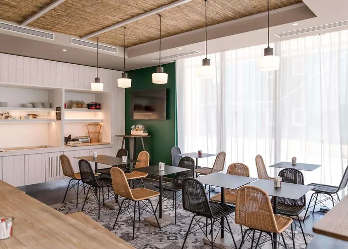 ホテル Ibis Styles Arcachon Mestras