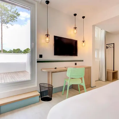 Ibis Styles Arcachon Mestras מלון 3*