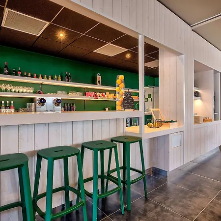 Ibis Styles Arcachon Mestras מלון 3*