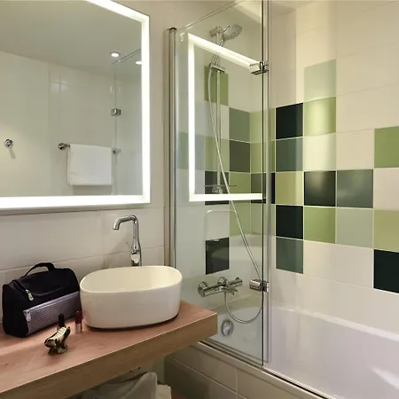 Hotel Ibis Styles Arcachon Mestras 3*