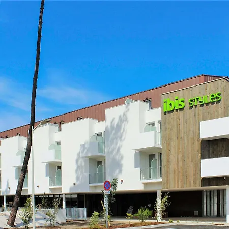 Ibis Styles Arcachon Mestras 3* 居让梅斯特拉