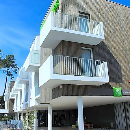 Ibis Styles Arcachon Mestras 居让梅斯特拉