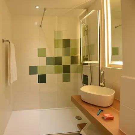 מלון Ibis Styles Arcachon Mestras 3*