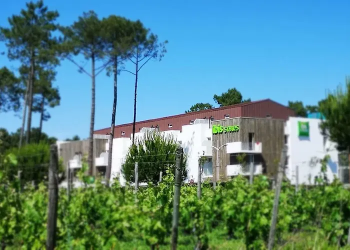 Hotel Ibis Styles Arcachon Mestras 3*